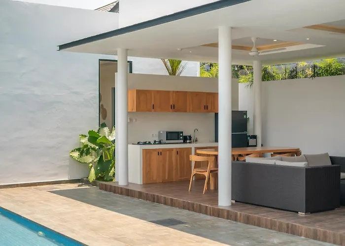 Selikur 2 - Brand New! Spacious 3br In * Seminyak