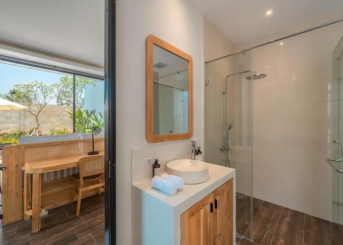 Selikur 2 - Brand New! Spacious 3br In Villa Seminyak
