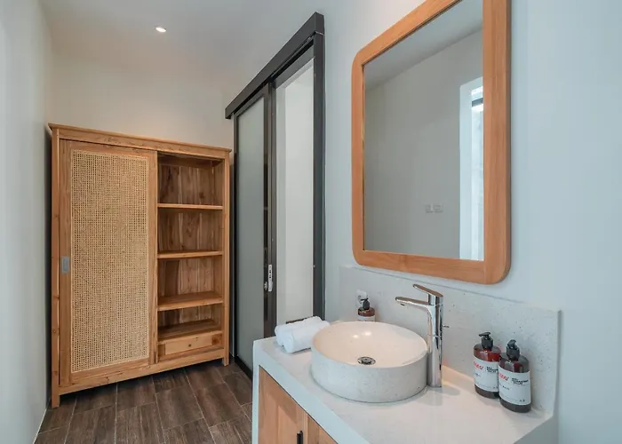 Selikur 2 - Brand New! Spacious 3br In Villa