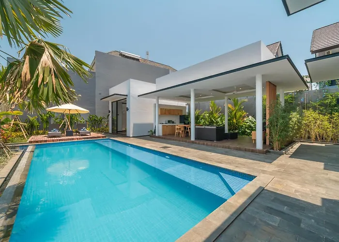 Selikur 2 - Brand New! Spacious 3br In Villa Seminyak